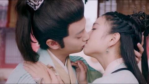 最新国产古装吻戏视频,国产古装吻戏集锦，浪漫瞬间尽收眼底