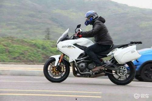 国产四缸机车帅气视频,帅气的速度与激情